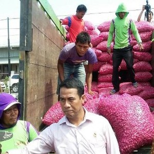 Bulog Operasi Pasar Bawang Merah dari Pasar Hingga Perumahan