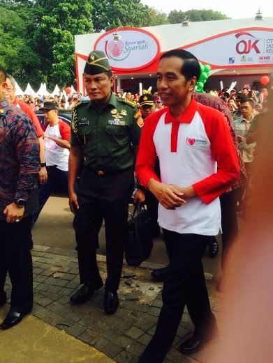 Berkaos Merah Putih, Jokowi Resmikan Pasar Rakyat Syariah