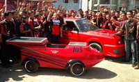 Ini dia dua mobil ramah lingkungan buatan mahasiswa Politeknik Kota Kediri. Semut Merah untuk mobil tenaga listrik dan Surya Victory untuk mobil tenaga matahari. Ist/Andhika Dwi.