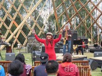 Di hari kedua Jazz Gunung pada Sabtu (13/6/2015), Ring Of Fire dan The Swing Boss didaulat menjadi pembuka dan berkesempatan membawakan beberapa lagu yakni, 'Manuk Dadali','Cing Cangkeling' dari Jawa Barat dan 'Sinanggar Tulo' dari Sumatra Utara.