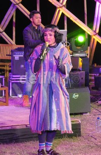     Usai membawakan lagu orang lain, kini giliran pemilik nama lengkap Andini Aisyah Haryadi itu membawakan hitsnya sendiri 'Milikmu Selalu'.