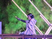 Dua hits Andien seperti 'Sahabat Setia' dan 'Moving On' menutup penampilannya. Dua lagu tersebut pun menjadi lagu terakhir yang mengalun di Jazz Gunung 2015.