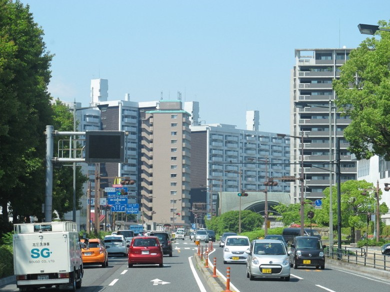 Jalanan di Hiroshima yang ramai tapi tanpa klakson (Afif/detikTravel) Jalanan di Hiroshima yang ramai tapi tanpa klakson (Afif/detikTravel)