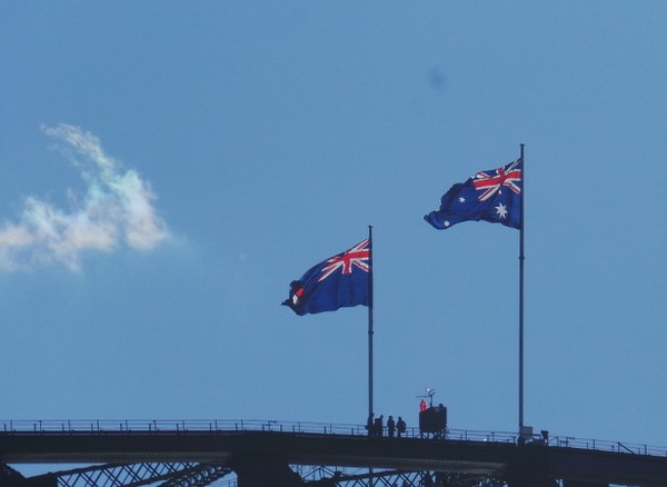 Manjat Jembatan, Begini Cara Menguji Adrenalin di Sydney