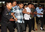Tolak Sutiyoso Jadi KaBIN, Pendemo Diamankan Pamdal DPR