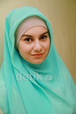 Berhijab, Irish Bella Makin Cantik Bikin Pria Tak Berkedip