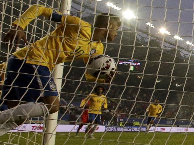 Brasil Sukses di Laga Pertama