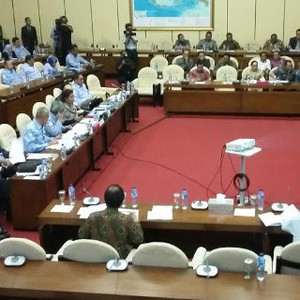 Di Depan DPR, Menteri Susi Belum Mau Keluarkan Izin Baru Kapal Ikan