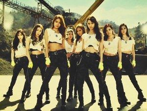 Ini Jumlah Uang yang Dikumpulkan SNSD Sepanjang 2014
