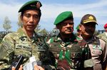 Jokowi Saksikan Latihan Tempur TNI AD
