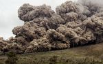 Sinabung Semburkan Awan Panas