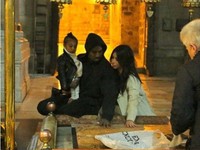 Kim Kardashian Unggah Foto-foto Pembaptisan North West di Jerusalem