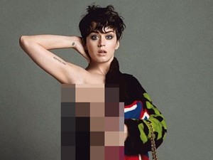 Katy Perry Nyaris Bugil untuk Pemotretan Moschino Terbaru
