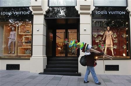 Mulai 9 Juli, Louis Vuitton Cs Bebas Pajak Barang Mewah