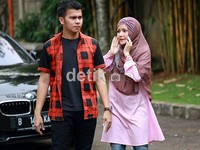     Berperan sebagai cewek muslimah, Voke mendapat banyak pujian dalam perannya itu.