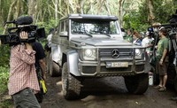 Iring-iringan G 63 AMG 6x6 dan Mercedes-Benz Sprinterdi film Jurassic World. Pool/dok Mercedes-Benz.