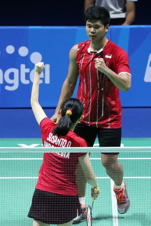 Menangi Duel Sengit Tiga Gim, Praveen/Debby Rebut Emas Ganda Campuran