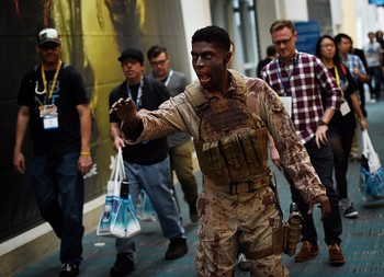 Hii.. ada zombie berjalan di ajang E3 2015. (istimewa/detikcom/gettyimages)     