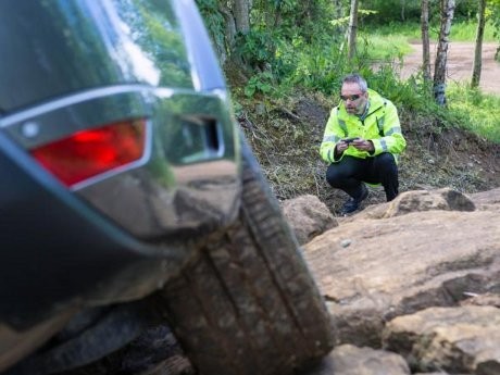 Range Rover Sport Bisa Dikontrol Lewat Ponsel