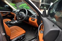 Sedan Maskulin BMW 320i Gran Turismo