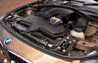 Sedan Maskulin BMW 320i Gran Turismo