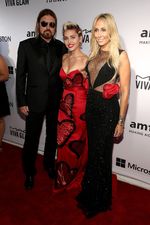 Like Mother Like Daughter, Miley Cyrus dan Sang Ibu Adu Keseksian