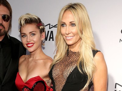 Like Mother Like Daughter, Miley Cyrus dan Sang Ibu Adu Keseksian