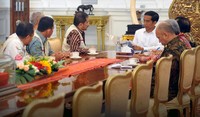 Hari ini juga Presiden Joko Widodo menerima presidium Medical Emergency Rescue Committee (MER-C ) di Istana Merdeka. Rifki/Setpres.