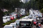 Jelang Tarawih Pertama, Kuningan Macet