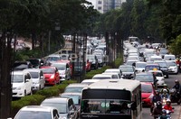 Lalu lintas di Jalan Rasuna Said macet panjang. Pool/Lamhot Aritonang/detikFoto.