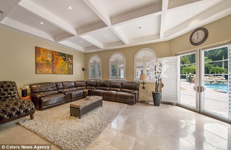 Ini Rumah Mewah dan Studio Rekaman Musisi Jason Derulo Rp 39 Miliar Ini Rumah Mewah dan Studio Rekaman Musisi Jason Derulo Rp 39 Miliar