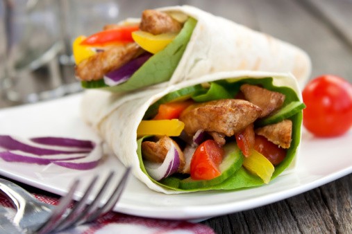 Saat Telat Bangun, Tetap Bisa Santap Sahur dengan Stok 5 Makanan Ini