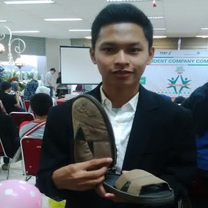 Modal Awal Rp 1,5 Juta, Anak-anak SMA Ini Berani Jualan Sepatu