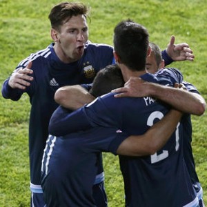 Argentina Bidik Juara Grup