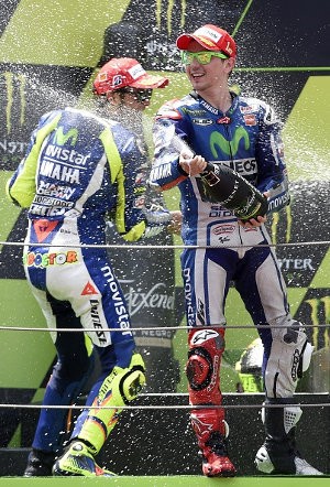 Yamaha Tak Akan Diam Kalau Rossi dan Lorenzo Panas Lagi