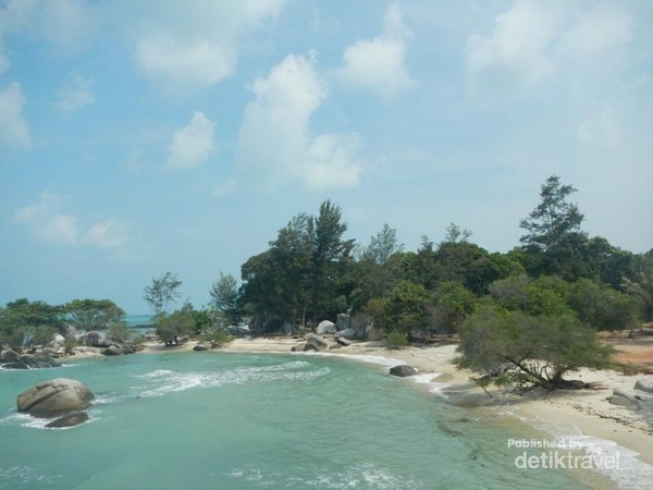 Pantai Penyabong Satu Lagi Pantai Cantik Di Belitung