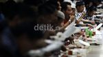 Ratusan Warga Buka Puasa Bersama di Istiqlal