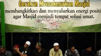 Setiap harinya selama bulan Ramadan, masjid ini selalu dipadati warga.