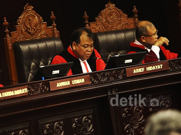 MK Tolak Perkawinan Beda Agama