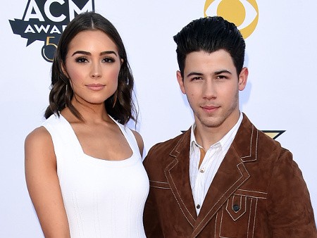 Dua Tahun Pacaran, Nick Jonas Putus dari Miss Universe 2012