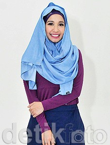 Berangkat Umrah, Laudya Cynthia Bella Minta Jodoh