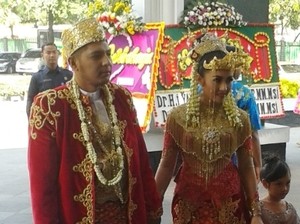 Dalam Adat Pernikahan Betawi Ada Dadar Telur Gajah dan Mata Ikan Tembak