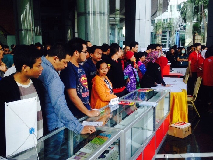 Beli iPhone 5c Hingga Galaxy S5 Harga Miring Dibatasi Hanya 3 Unit per Orang