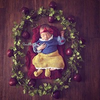 Hello Snow white @thaliaputrionsu ️️️photo by @rittarajagukguk #loveningrat #lovequeen #lovethalia #newbornsession, tulis Ruben di caption foto. (Instagram/ruben_onsu)