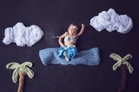 Di foto lainnya, Thalia supercute menjadi Putri Jasmine yang terbang dengan permadaninya. (Instagram/sarwendah29)