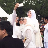 Ia beberapa kali mengunggah foto dirinya berhijab di akun Instagram-nya. (Instagram/alicenorin)