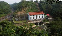Dengan memanfaatkan aliran air sungai Cianten dan sungai Cikuluwung, PLTA kecil ini mampu menopang kelistrikan pada sistem Jawa-Bali. Pool/Humas PLN.