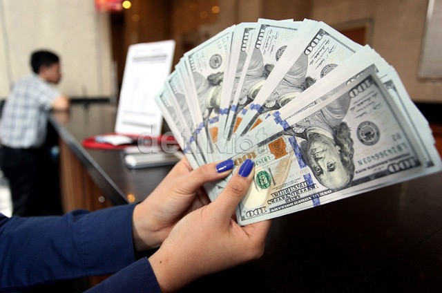 Ini yang Bikin Rupiah Guncang