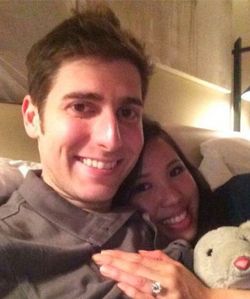 Kemesraan Pendiri Facebook & Calon Istri Orang Indonesia