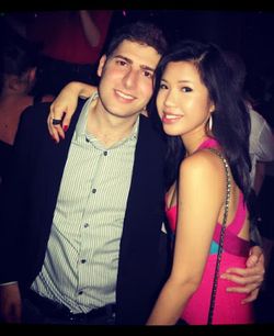 Kemesraan Pendiri Facebook & Calon Istri Orang Indonesia